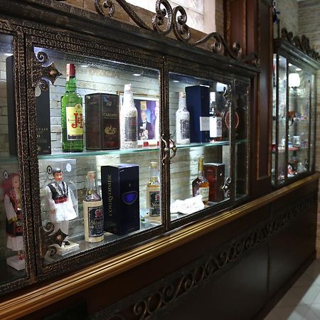 Hotel Villa Tafaj Тирана Экстерьер фото