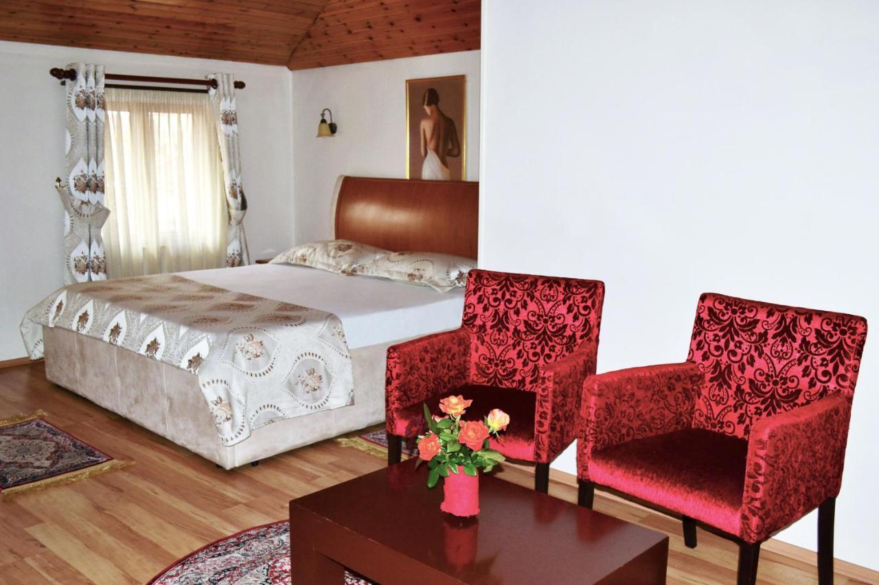 Hotel Villa Tafaj Тирана Экстерьер фото