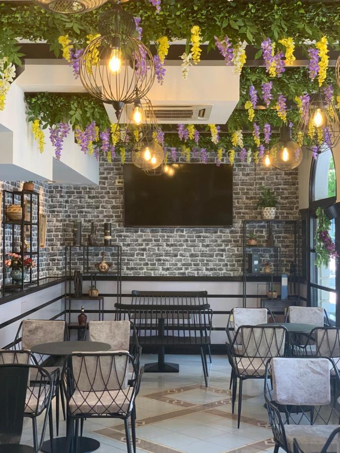 Hotel Villa Tafaj Тирана Экстерьер фото