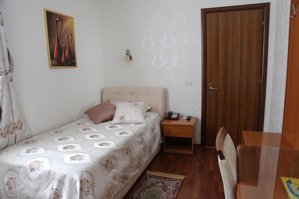 Hotel Villa Tafaj Тирана Экстерьер фото