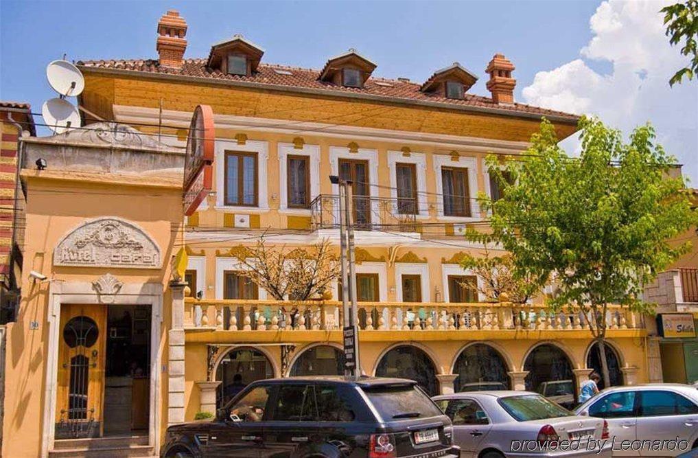 Hotel Villa Tafaj Тирана Экстерьер фото