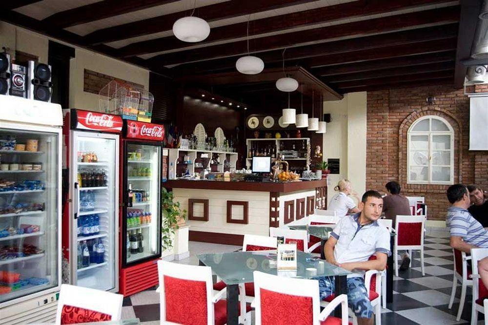 Hotel Villa Tafaj Тирана Экстерьер фото