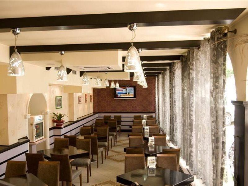 Hotel Villa Tafaj Тирана Экстерьер фото