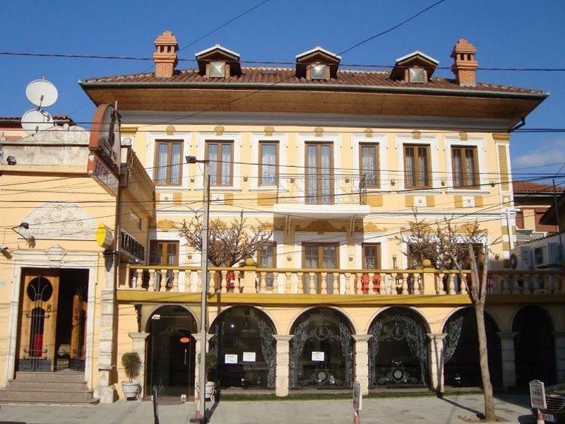 Hotel Villa Tafaj Тирана Экстерьер фото