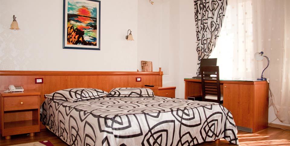 Hotel Villa Tafaj Тирана Экстерьер фото
