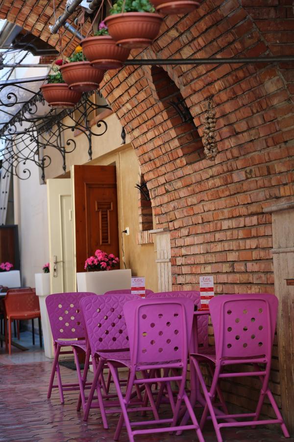 Hotel Villa Tafaj Тирана Экстерьер фото