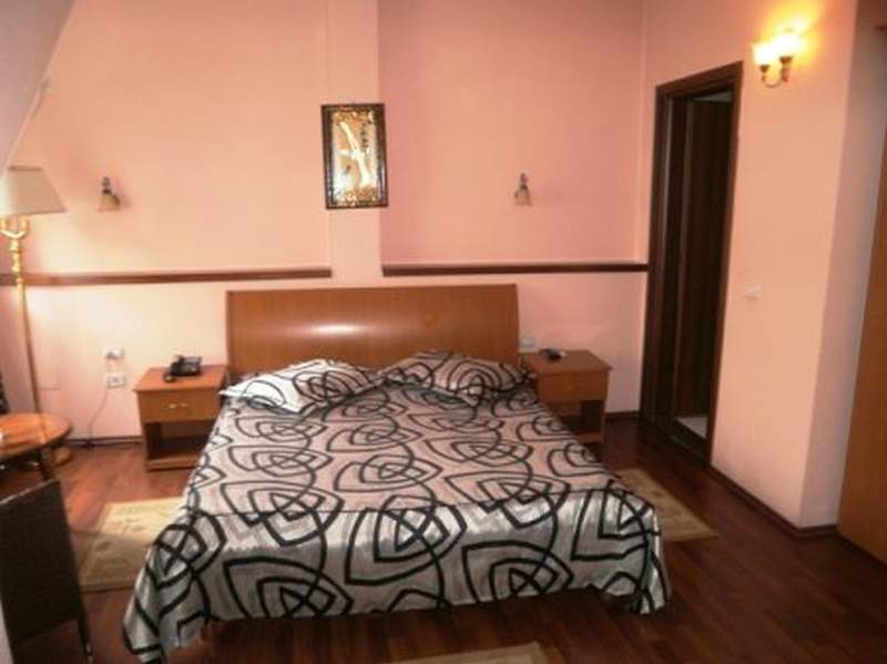 Hotel Villa Tafaj Тирана Экстерьер фото